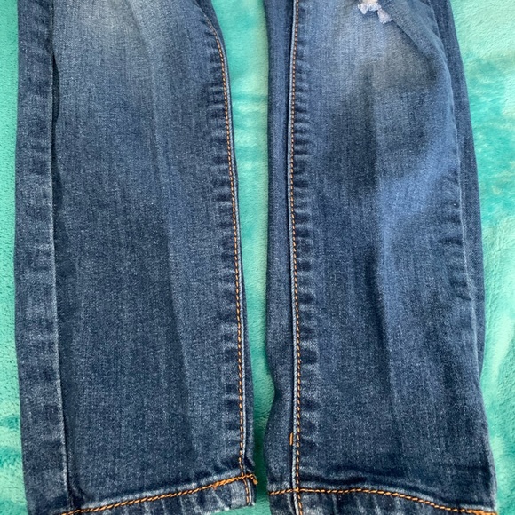 FASHION NOVA RIPPED JEANS - Picture 2 of 4